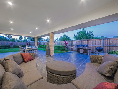 5 Sylvateere Cr, Wakerley