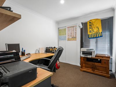 24 MANLY CRESCENT, Warnbro
