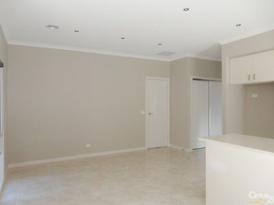 2 / 70 Greenvalley Crescent, Hampton Park