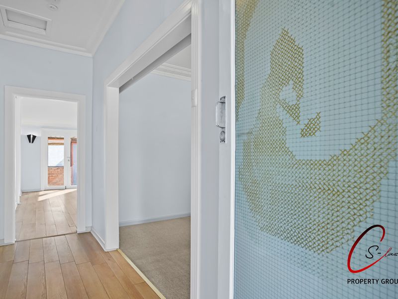 118 Bulong Avenue, Redcliffe