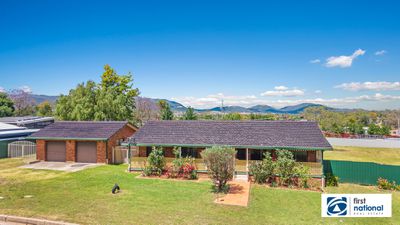 16 Oak Street, Kootingal