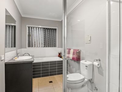 30 Coralina Crescent, Logan Reserve