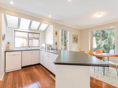 2 Stanthorpe Drive, Kanahooka