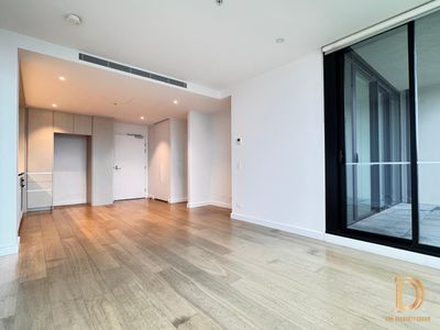 1702 / 915 Collins Street, Docklands