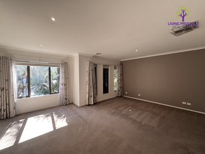 37 Fongeo Drive, Point Cook