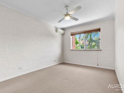 2/30 Kennington Road, Camp Hill