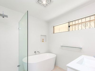 11 Marden St, Georges Hall