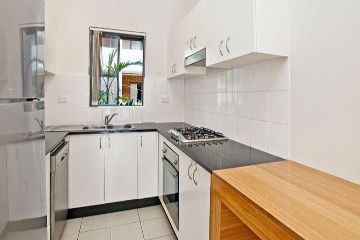 9-17 Eastbourne Road, Homebush West