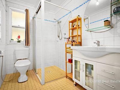 25 & 25A Adelphi Crescent, Doonside