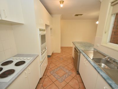 5 Ebelina Crescent, Parkes