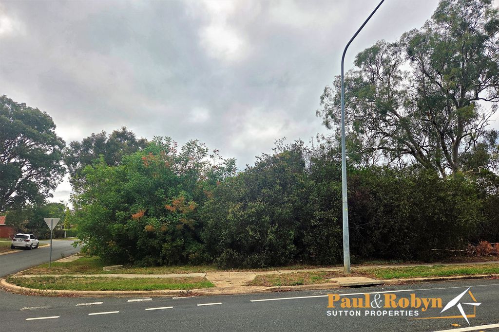 2 Bokhara Circuit, Kaleen