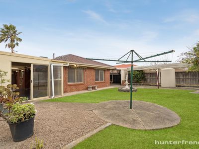 4 Kensington Crescent, Altona Meadows