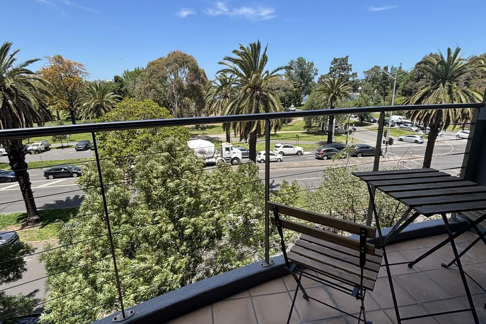 8 / 184 Albert Road, South Melbourne