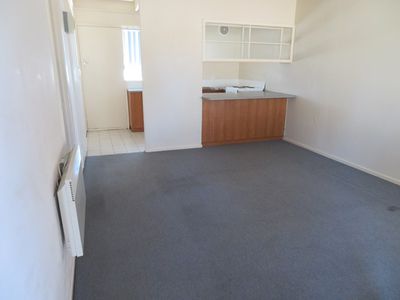 1 / 8 Lindel Street, Newcomb
