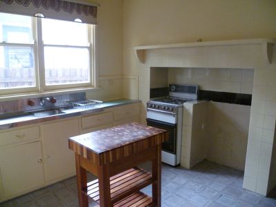 365 Autumn Street, Newtown