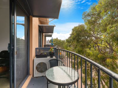 9 / 11 Regal Place, East Perth