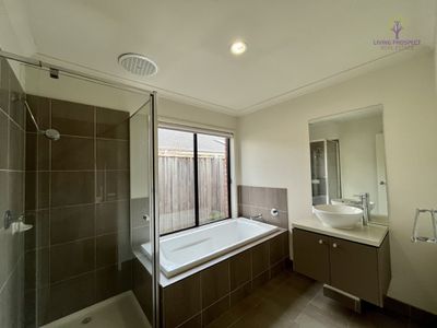 105 Alamanda Boulevard, Point Cook