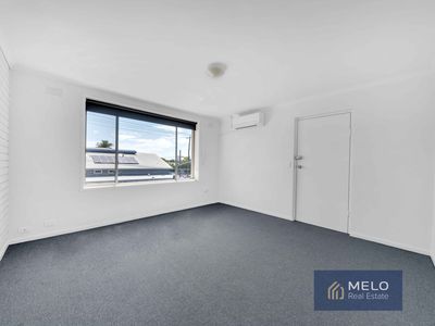6 / 393 Barkly Street, Footscray