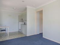 9 / 10 Winani Street, Slacks Creek