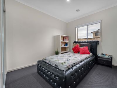 10 Mercantour Boulevard, Tarneit