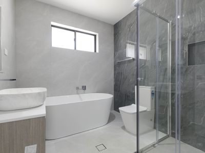 76 Contour Road, Austral