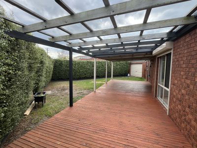 8 Trixia Place, Leopold