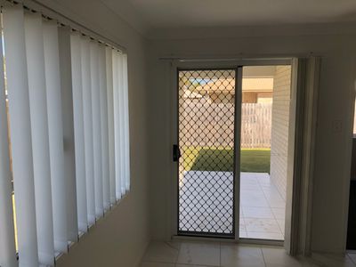 2 / 38 Regency street, Moore Park Beach