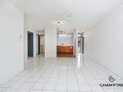 8 / 186 Lake Street, Cairns North