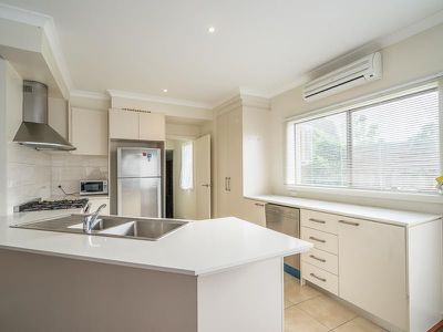 2 / 2 Caroline Street, Box Hill North