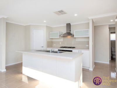 39 Sellafield Bend, Waikiki