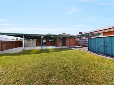 16 Geraldine Drive, Hampton Park