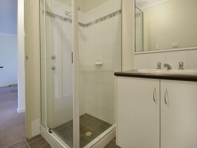 7 / 3 Great Eastern Hwy, Somerville