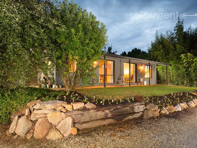 27 ISAACS AVENUE, Yackandandah