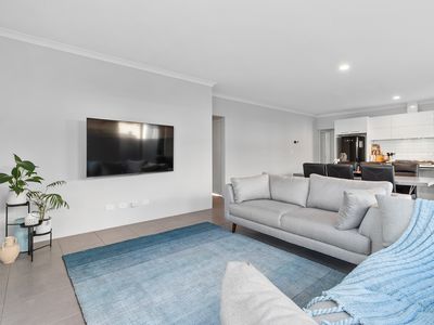 62 Lockhart Crescent, South Guildford