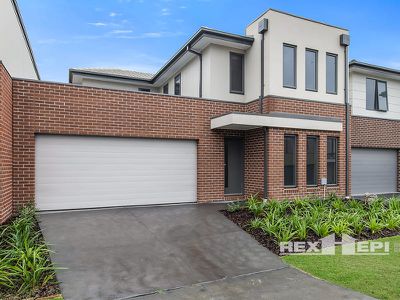 5 Manzanilla Way, Lynbrook