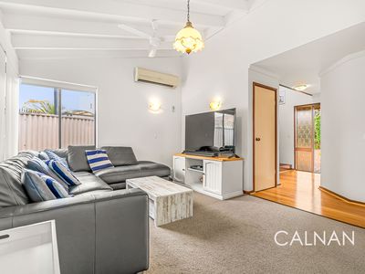 3 / 2 Royce Grove, Booragoon