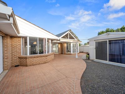 172 Leacocks Lane, Casula