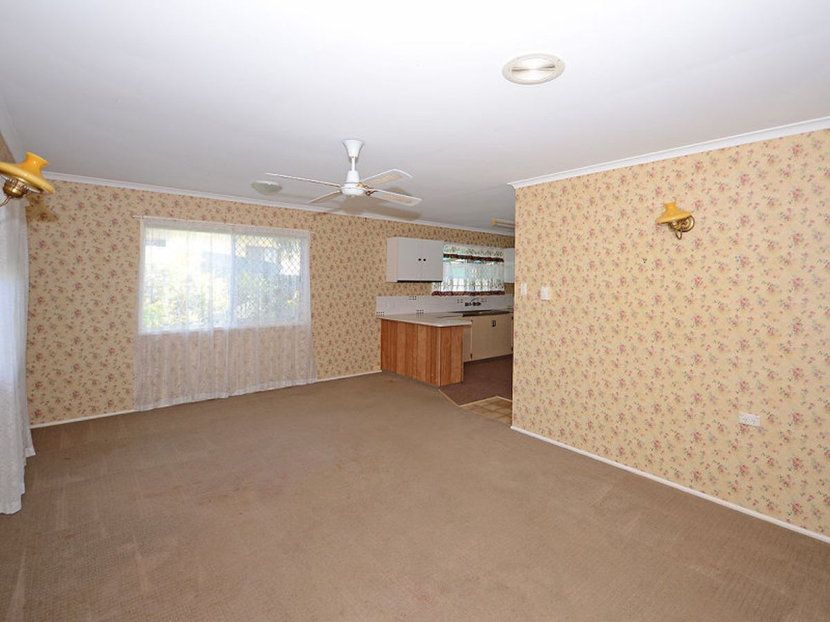 2 CHARLEVILLE STREET, Point Vernon