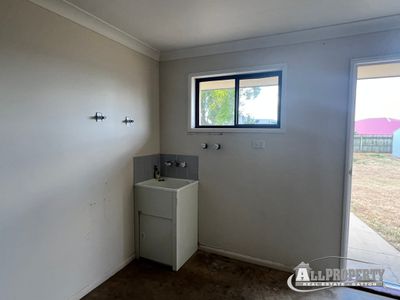 8 Davis Crescent, Gatton