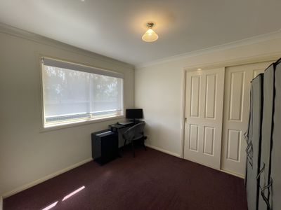 1 / 93 Twickenham Drive, Dubbo