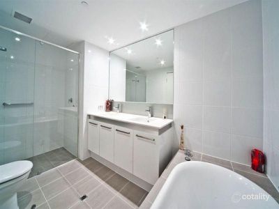 206/2 Oldfield Street, Burswood