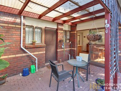 2 / 8 Ashwin Close, Horsham