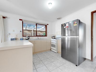8 Geraldine Drive, Hampton Park