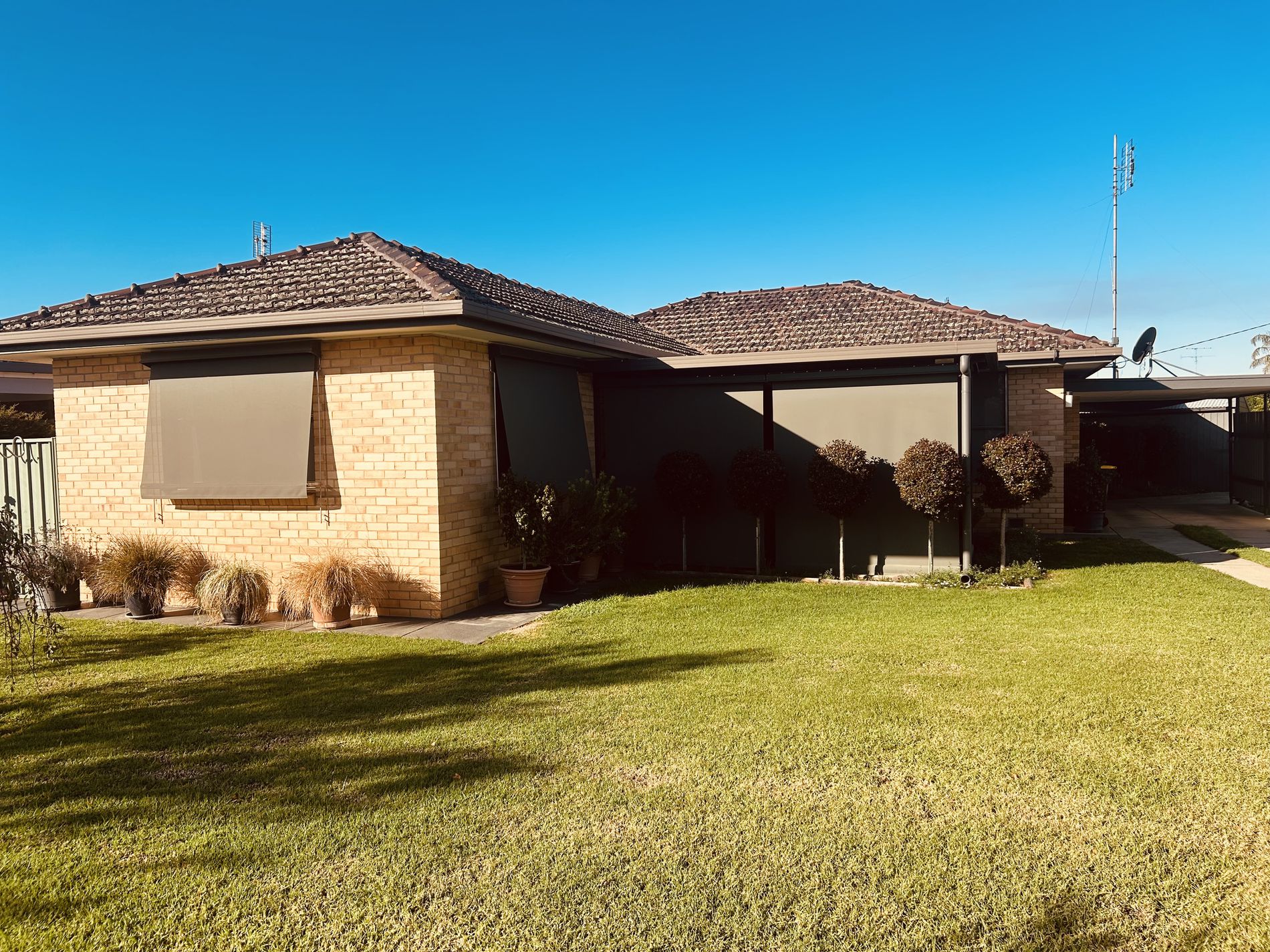 10 White Street, Finley