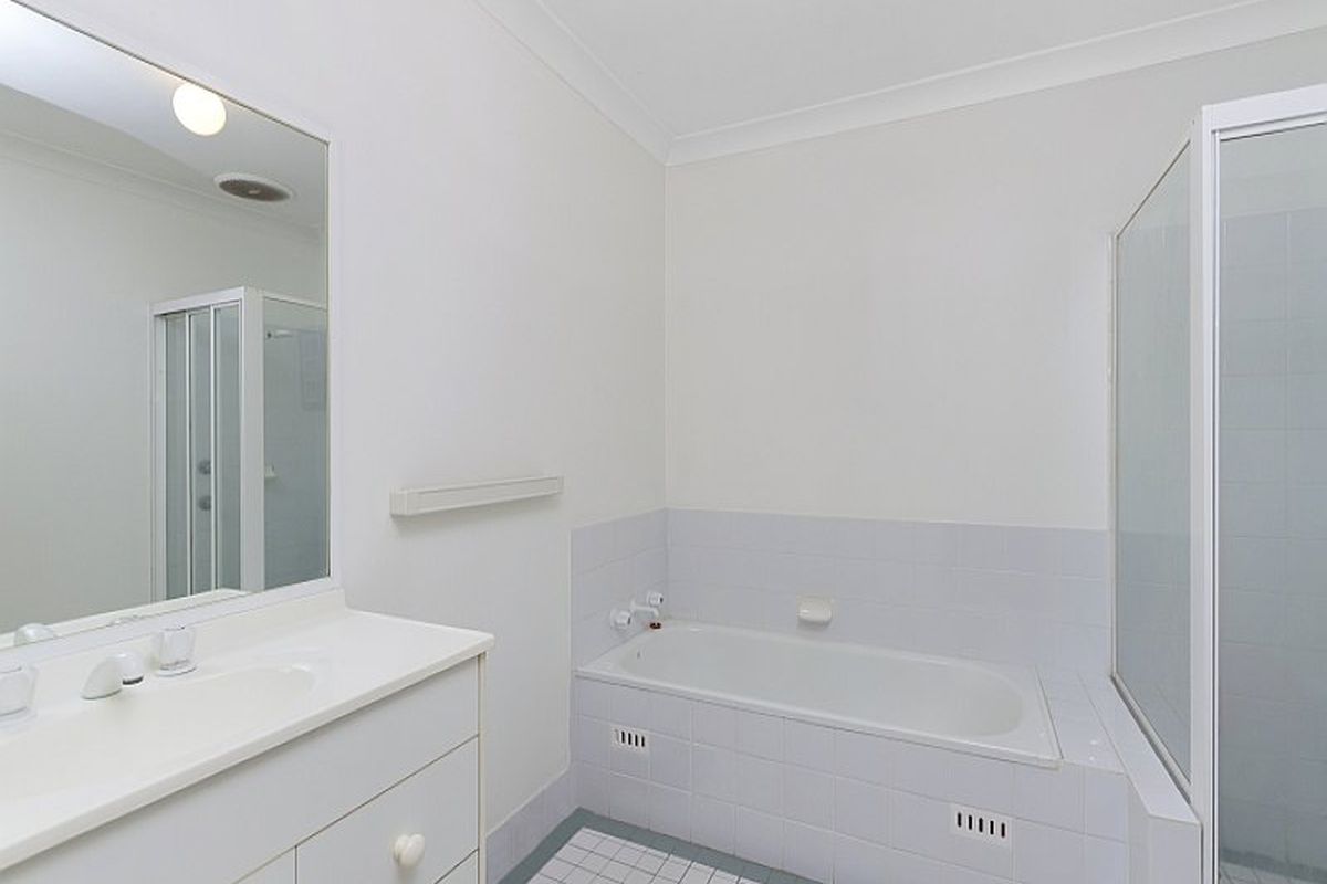 11B Castlereagh Crescent, Bateau Bay