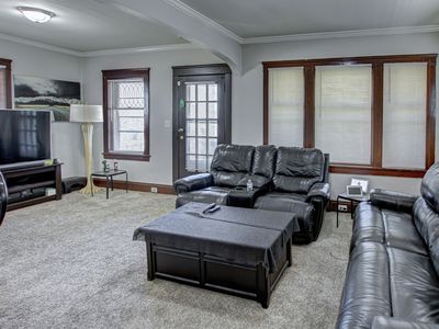 8422 Rosewood Avenue, Cleveland, OH, International