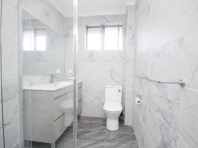 4 / 16 Renown Avenue, Wiley Park