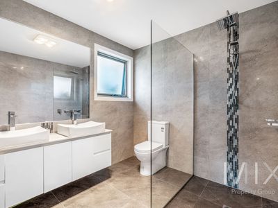 99 Bakers Road, Penna
