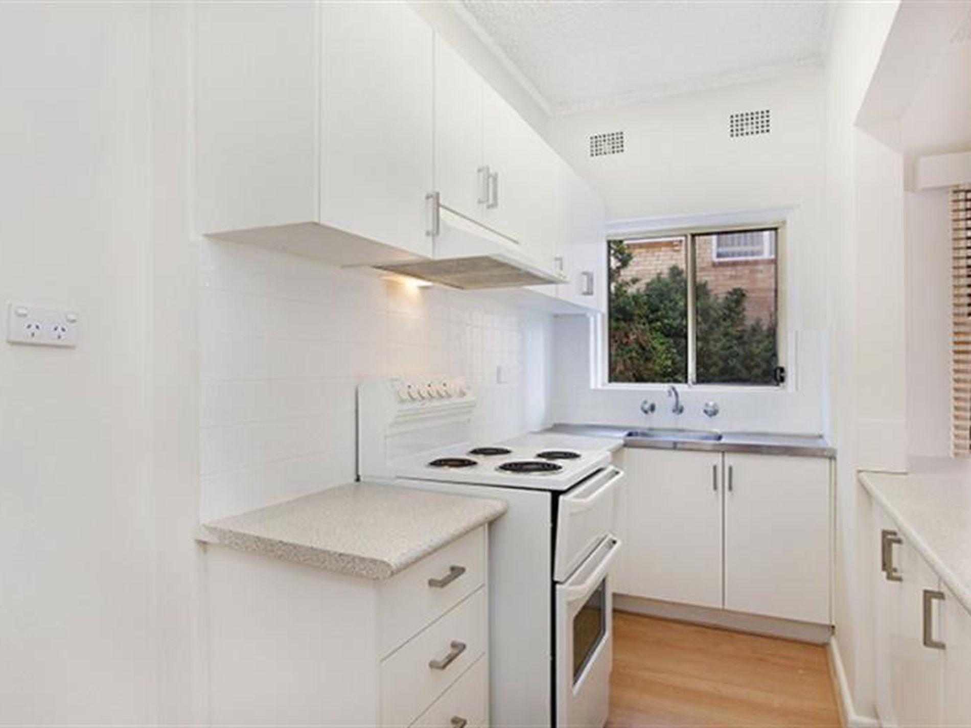 44 Queens Road, Brighton-le-sands