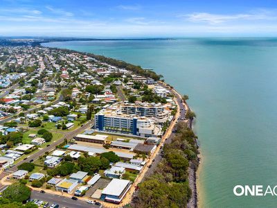 115 / 569-571 The Esplanade, Urangan